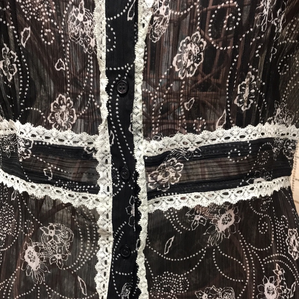 NWOT Venus see-through lacy top - Picture 8 of 9